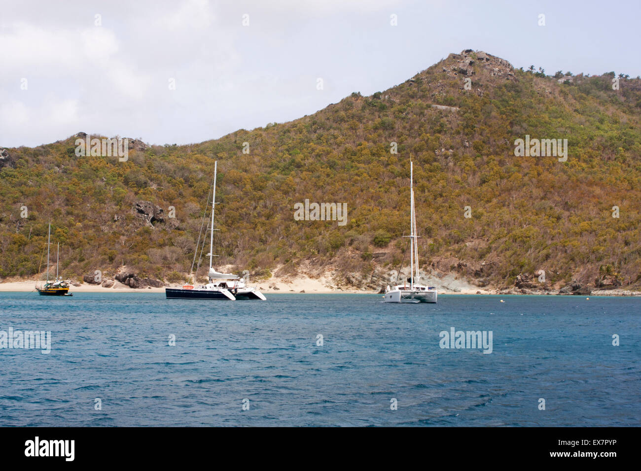 Colombier Plage, Saint Barth avec voiliers de luxe dans l'avant-plan Banque D'Images