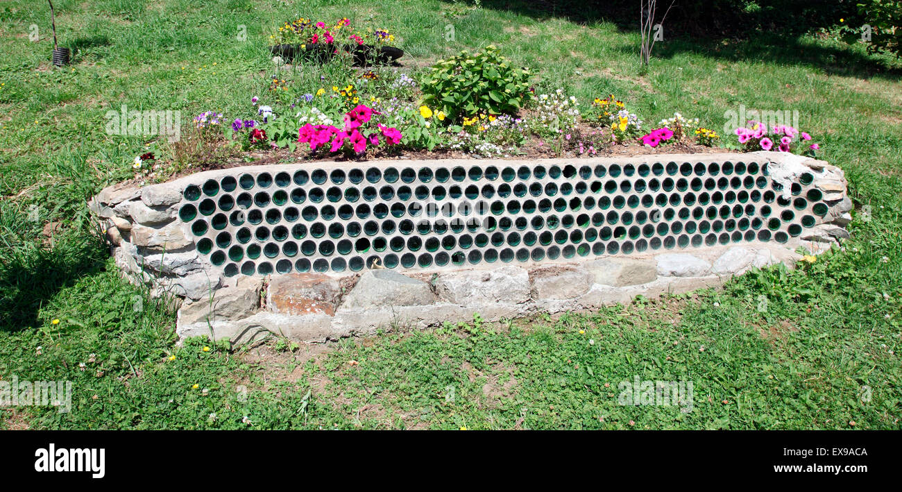 Jardin de bouteille dans Carrickmacross allotissements. Banque D'Images