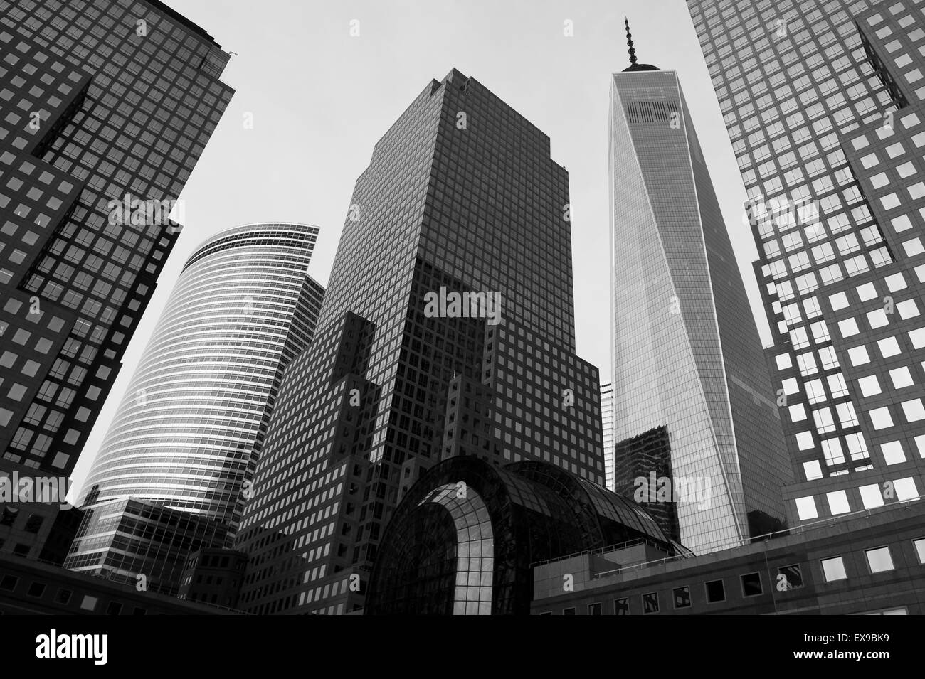 La VILLE DE NEW YORK, USA - Juillet 05, 2015 : le centre-ville de Manhattan avec le World Financial Center et One World Trade Center. Banque D'Images