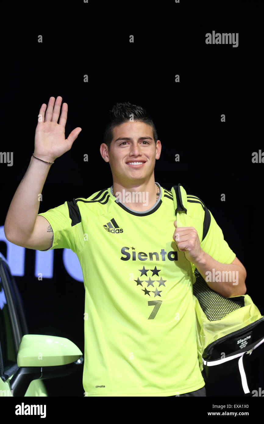 Joueur de football colombien James Rodriguez assiste à une conférence de presse par Toyota Motor d'annoncer son nouveau modèle hybride 'Toyota Sienta' à Tokyo le 9 juillet 2015. Credit : Motoo Naka/AFLO/Alamy Live News Banque D'Images