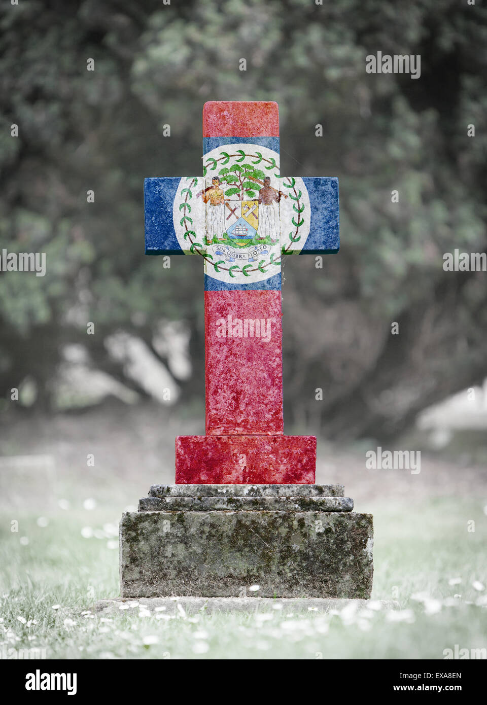 Old weathered pierre tombale dans le cimetière - Belize Banque D'Images