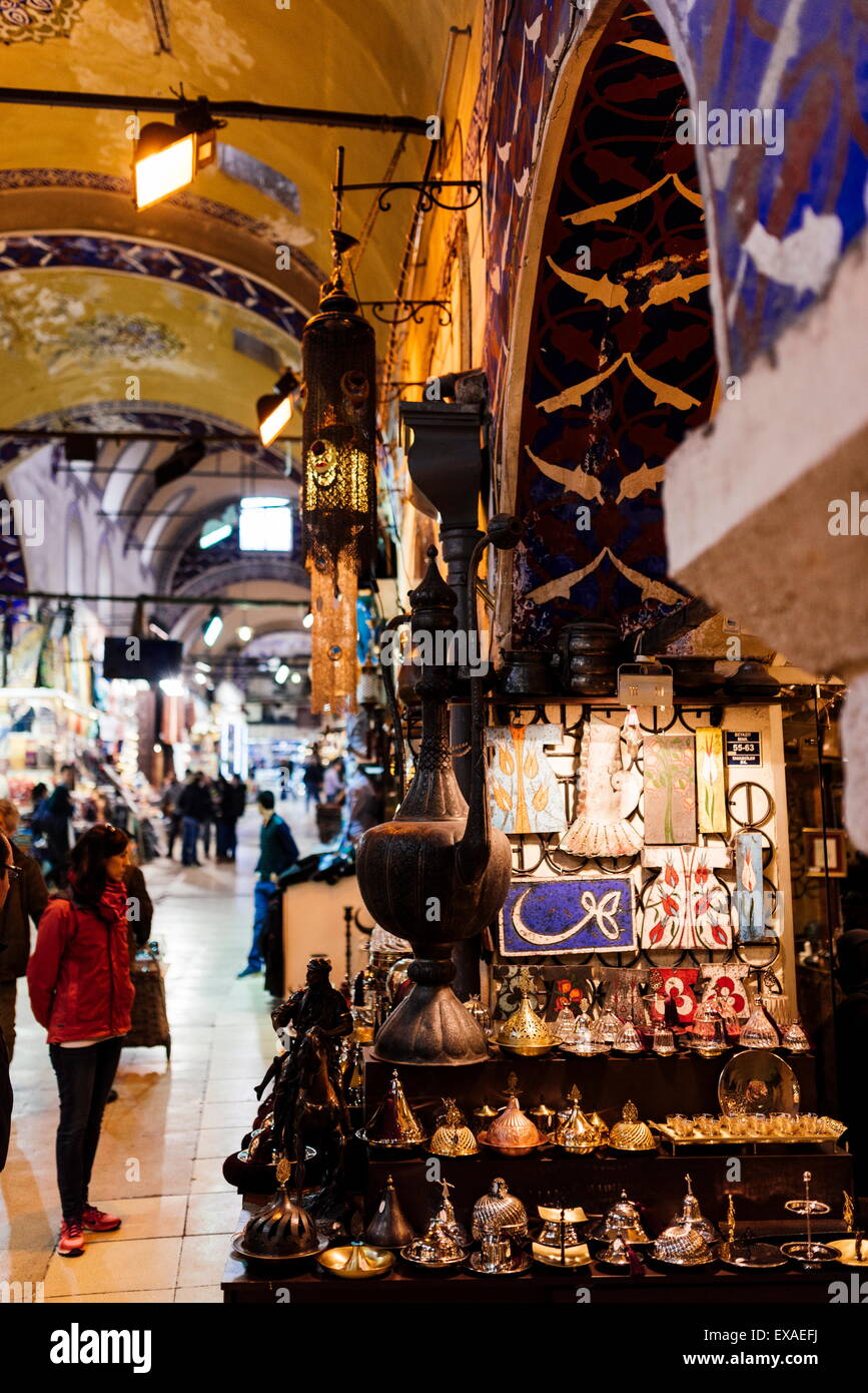 Intérieur du Grand Bazar (Kapali Carsi), Istanbul, Turquie, Europe Banque D'Images