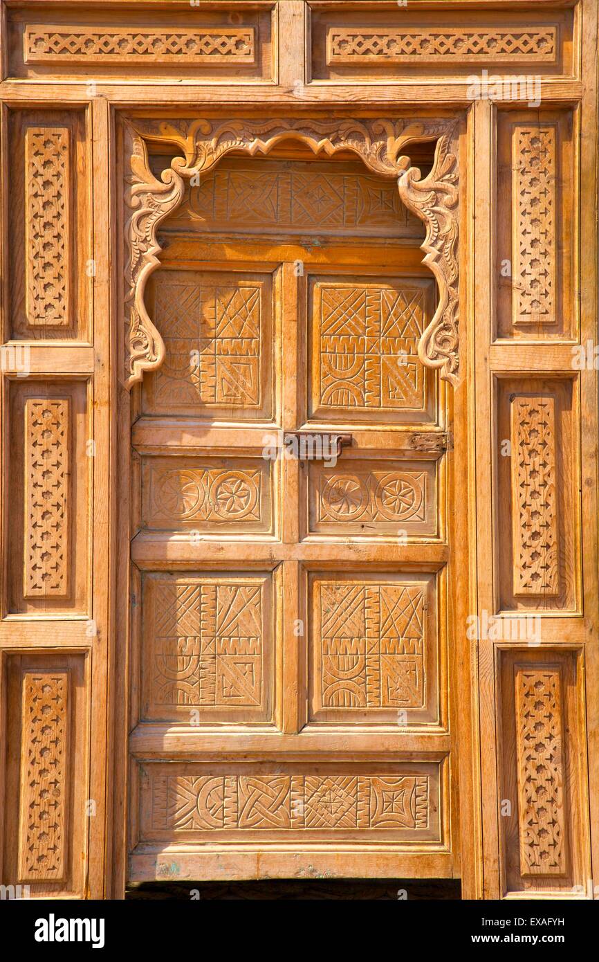 Porte en bois décorative traditionnelle marocaine, Rabat, Maroc, Afrique du  Nord, Afrique Photo Stock - Alamy