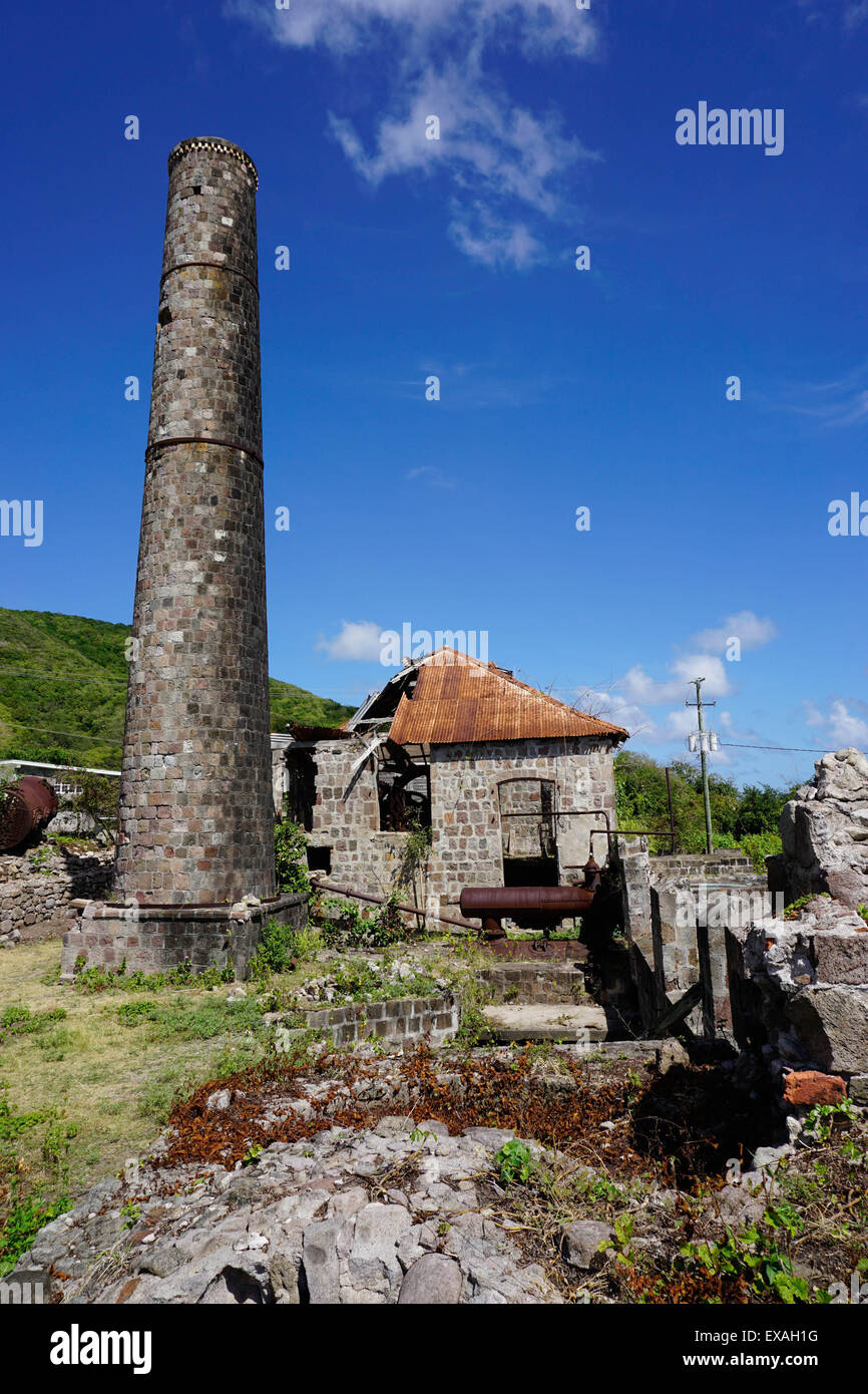 Ancien moulin à sucre à l'abandon, Nevis, Saint Kitts et Nevis, Iles sous le vent, Antilles, Caraïbes, Amérique Centrale Banque D'Images