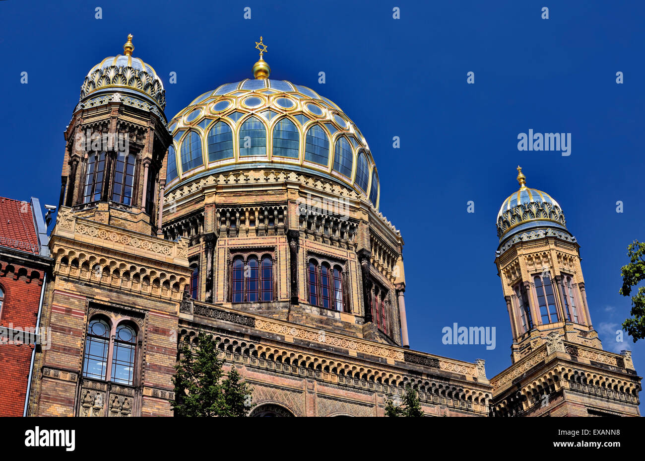 Allemagne, Berlin : détails architectoniques et coupole dorée de la Nouvelle Synagogue Banque D'Images