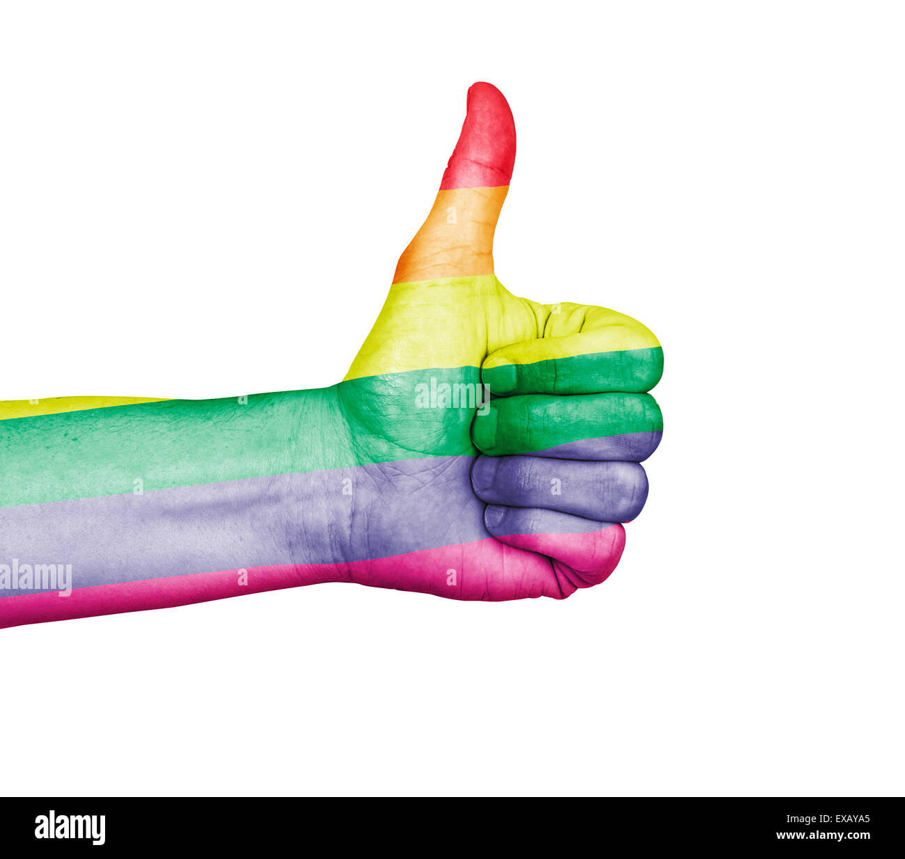 La main des hommes un coup de pouce d'approbation, peint avec la gay pride drapeau arc-en-ciel. Isolé sur un fond blanc avec clipping pat Banque D'Images
