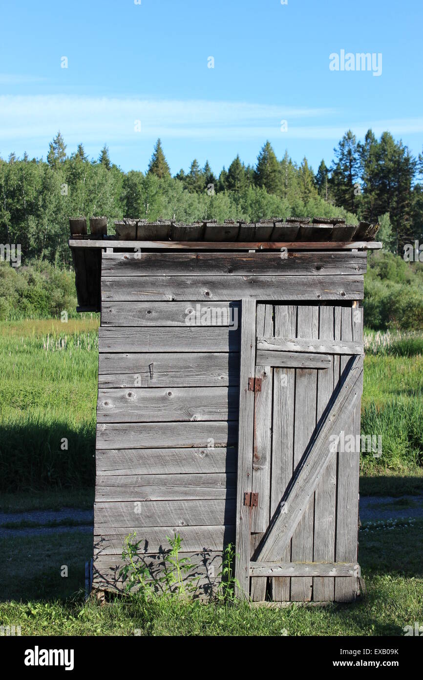 Vieille cabane en bois ou outhouse Banque D'Images