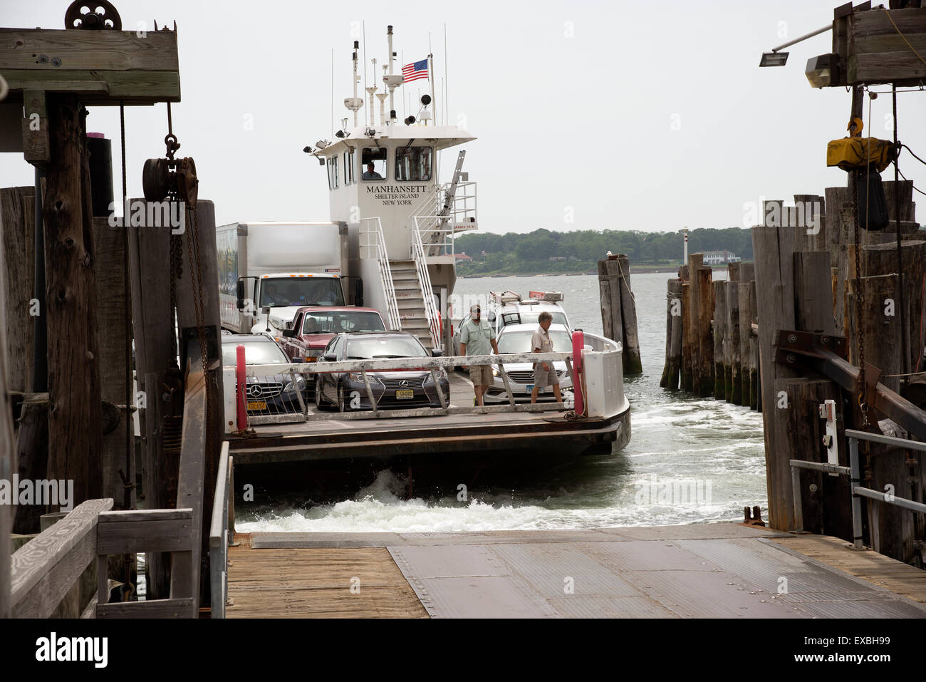L'île Shelter roll on roll off ferry dans le port de Long Island Greenport USA Banque D'Images