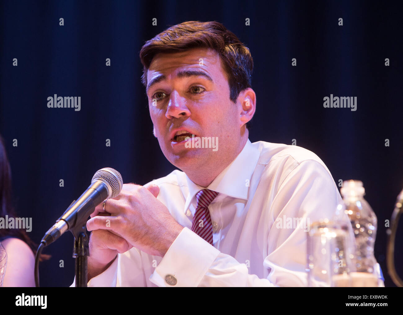 Andy Burnham MP,ombre secrétaire de la santé adresses,un événement au cours de la campagne électorale du parti du travail Banque D'Images