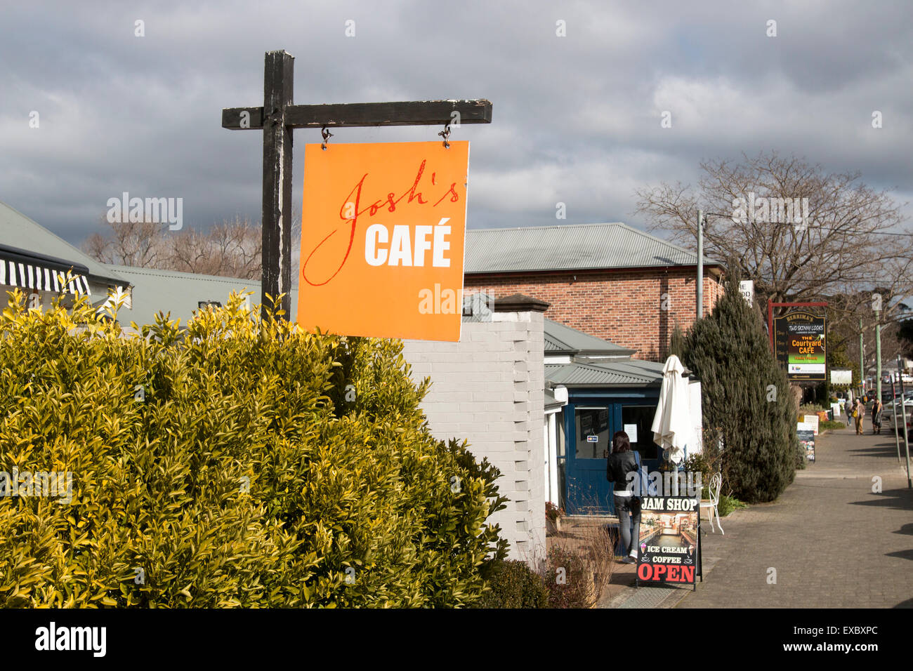 Joshs cafe et un café dans le village historique de Berrima dans les régions rurales de la Galles du Sud, Australie Banque D'Images