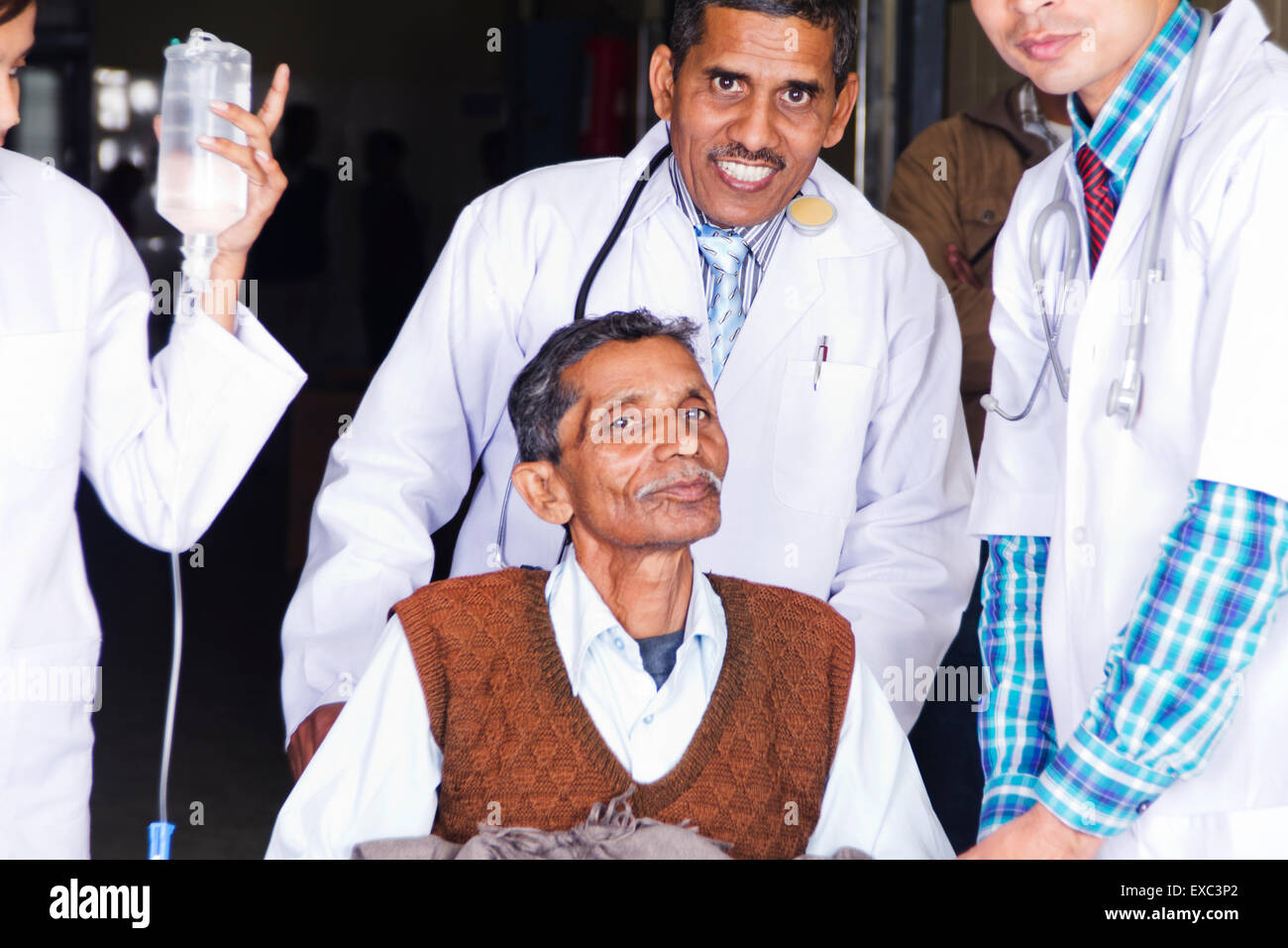 Le traitement du patient de l'hôpital des médecins indiens Banque D'Images