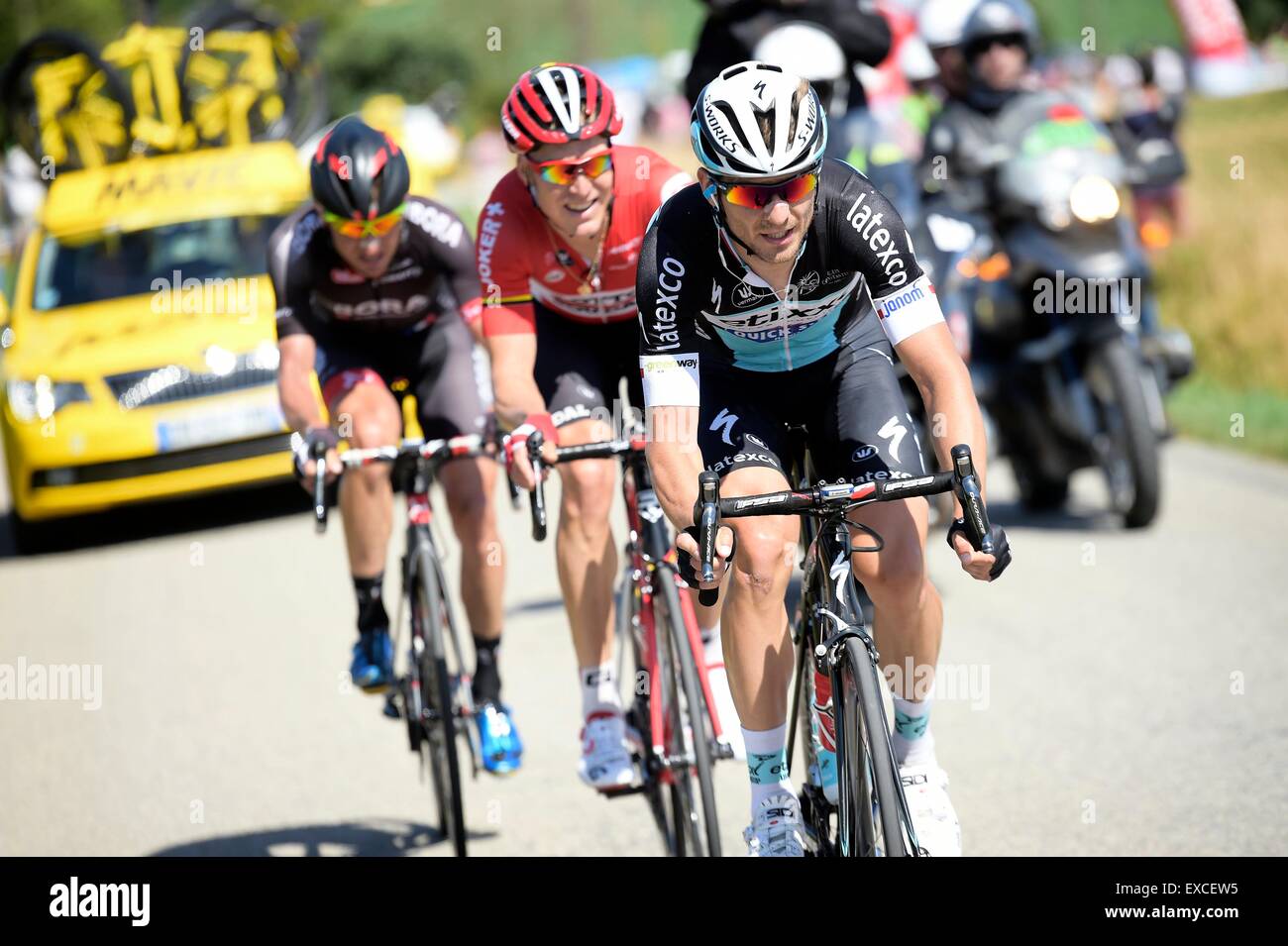 Rennes, France. 11 juillet, 2015. Tour de France en vélo, l'étape 8. Rennes à Mur de Bretagne. Bartosz HUZARSKI d Bora-Argon 18, GOLAS Michal de Etixx - Quick Step et Tony GALLOPIN de Lotto Soudal à diriger le groupe d'Action Crédit : Plus Sport/Alamy Live News Banque D'Images