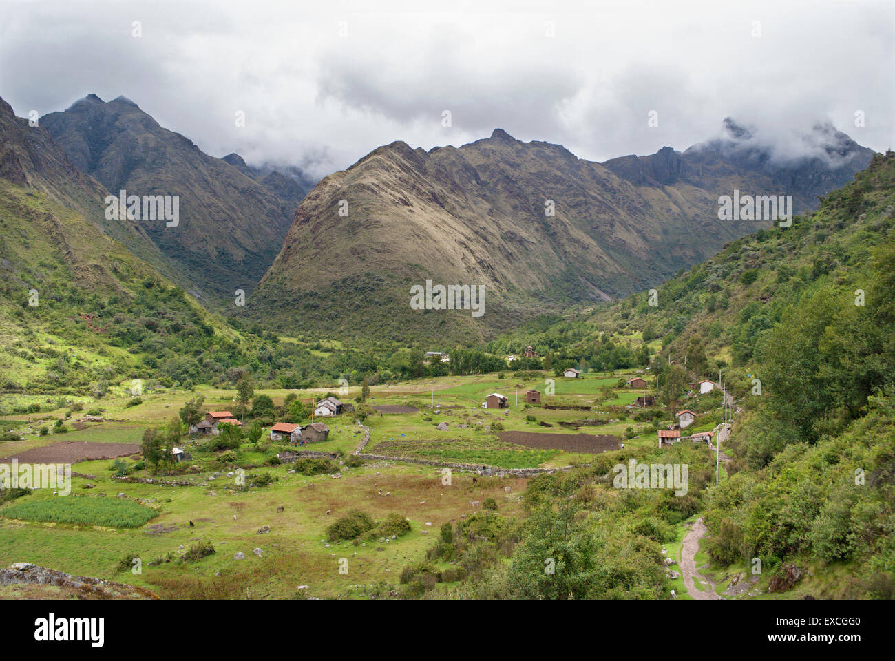 Village de la vallée de Colca Bamba et - le commencer de Santa Cruz en cordillère des Andes Banque D'Images