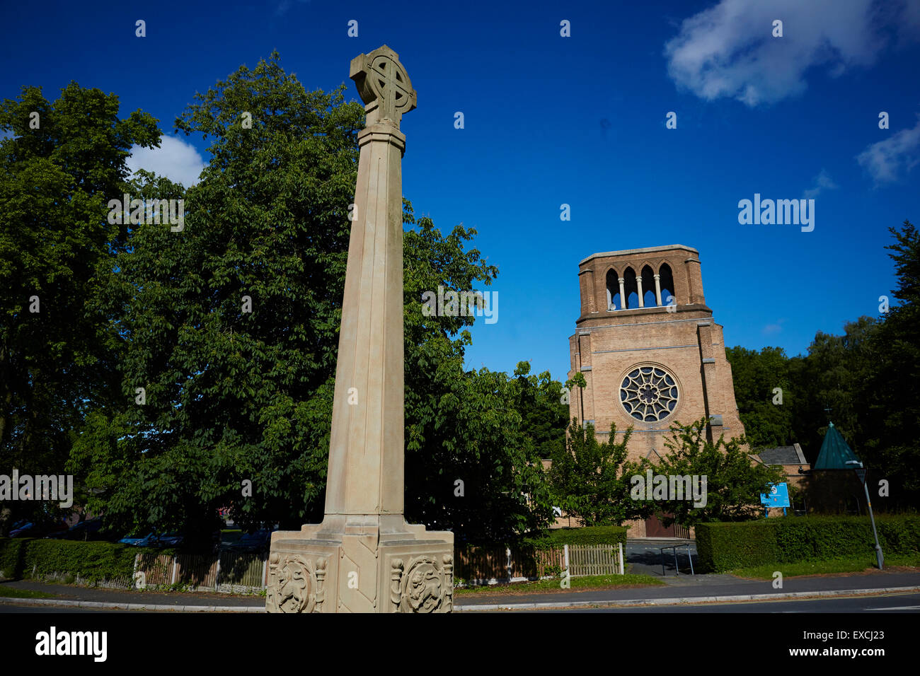 Hale Cheshire village Manchester Royaume-uni église Saints Anges exterior Banque D'Images