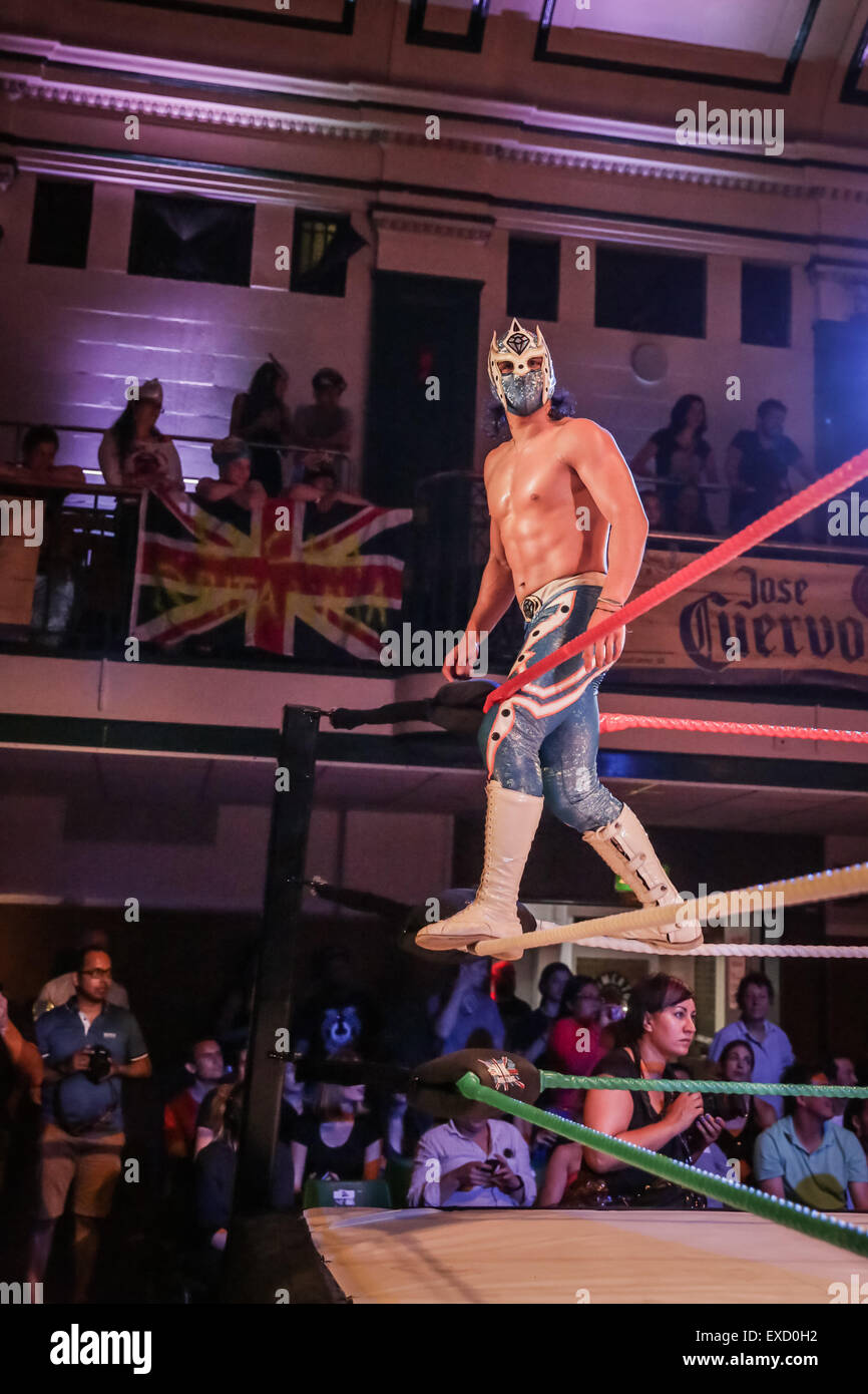 Londres, Royaume-Uni. 11 juillet, 2015. lucha libre combat libre mexicain à York Hall, London , UK Crédit : carol moir/Alamy Live News Banque D'Images