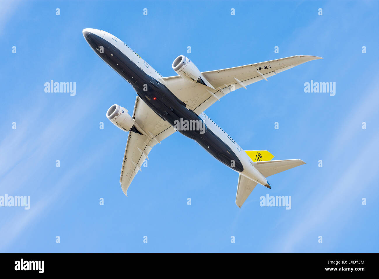 Royal Brunei Airlines Boeing 787 Dreamliner directement au-dessus Banque D'Images