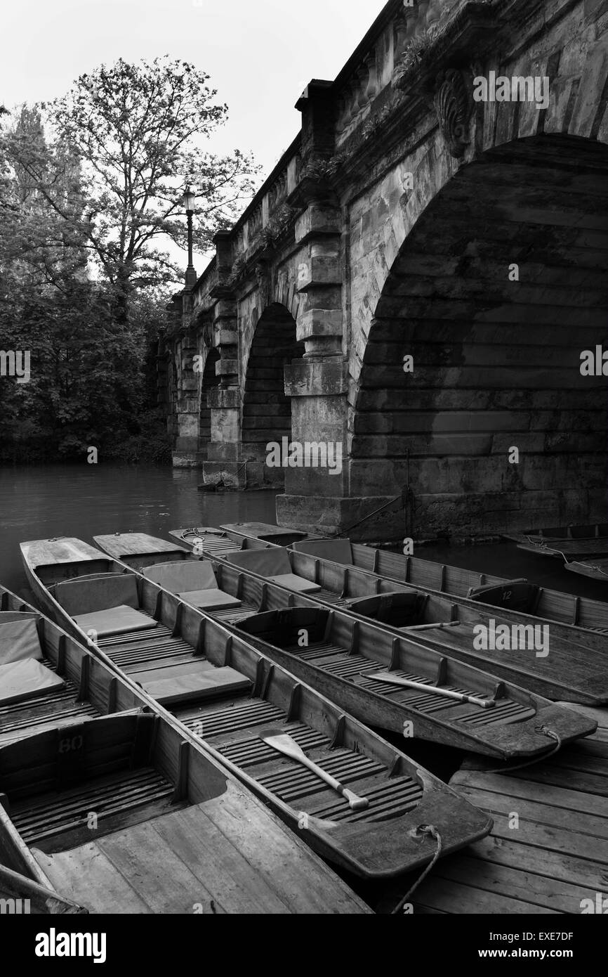 Oxford Punts River Thames & Isis England UK Banque D'Images