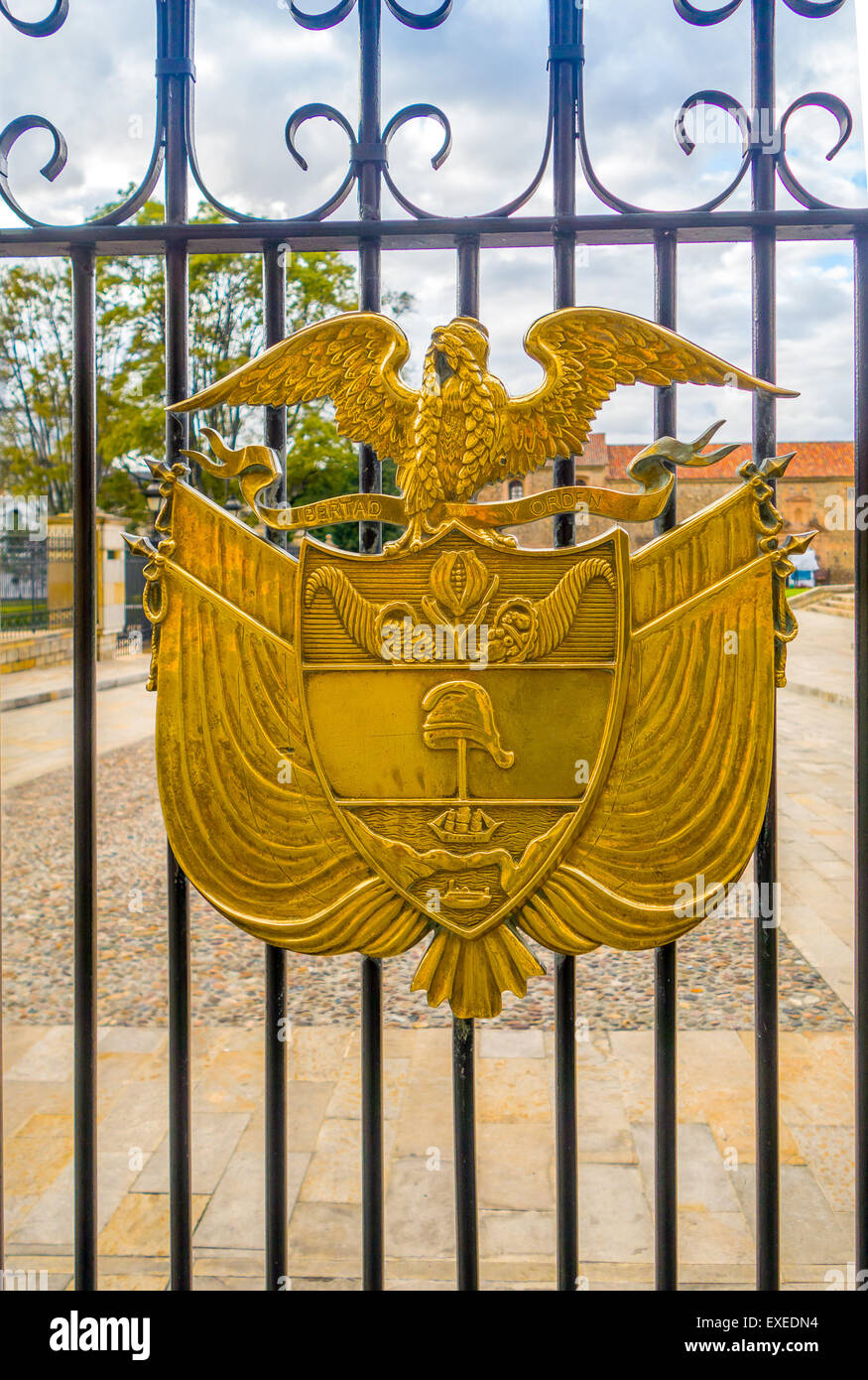Armoiries d'or à une porte à la résidence présidentielle, Bogota, Colombie Banque D'Images