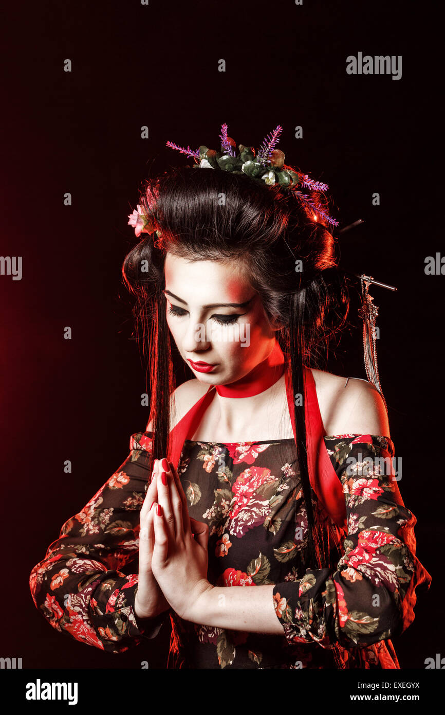 Geisha Bow. Maquillage traditionnel et d'un kabuki. Le concept de beauté asiatique. Banque D'Images