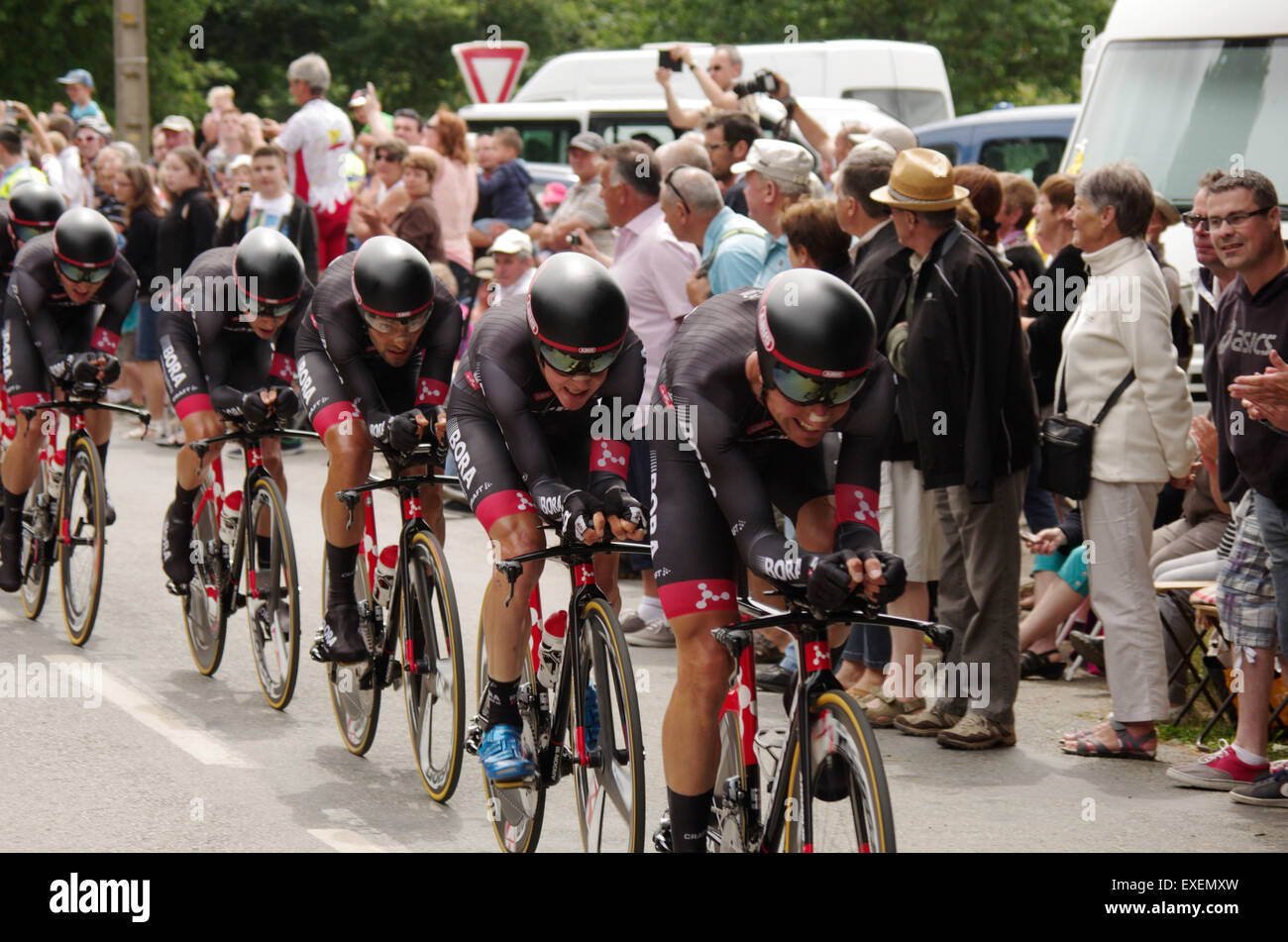 Le Société Zahn Prothetik Renata Vesela, Plumelec, Bretagne, France. 12 juillet, 2015. Bora-Argon 18 Équipe de la compétition à la Tour de France 2015 Étape 9 montre par équipe Crédit : Luc Peters/Alamy Live News Banque D'Images