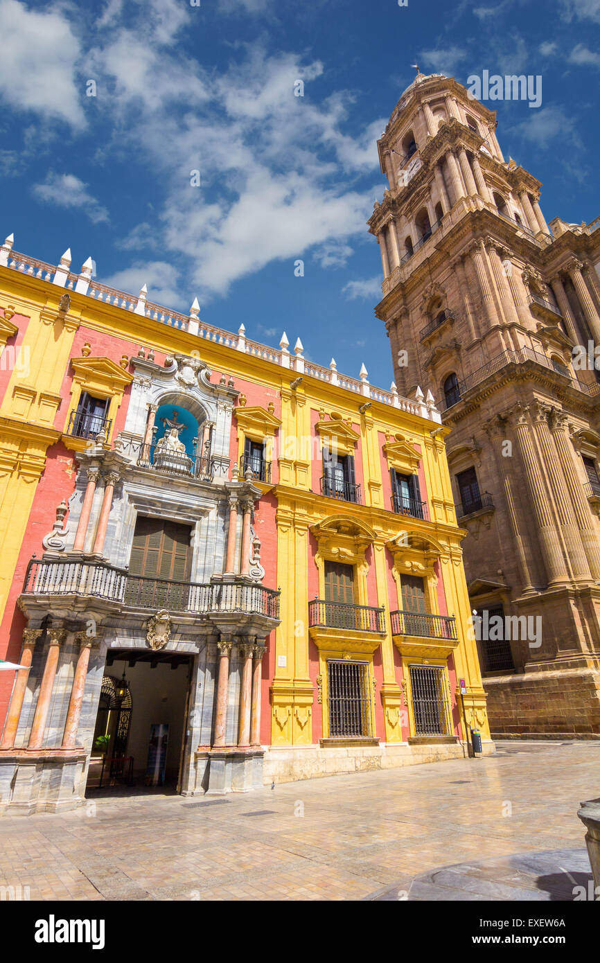 Place de la cathédrale et le palais épiscopal de Malaga, Espagne Banque D'Images