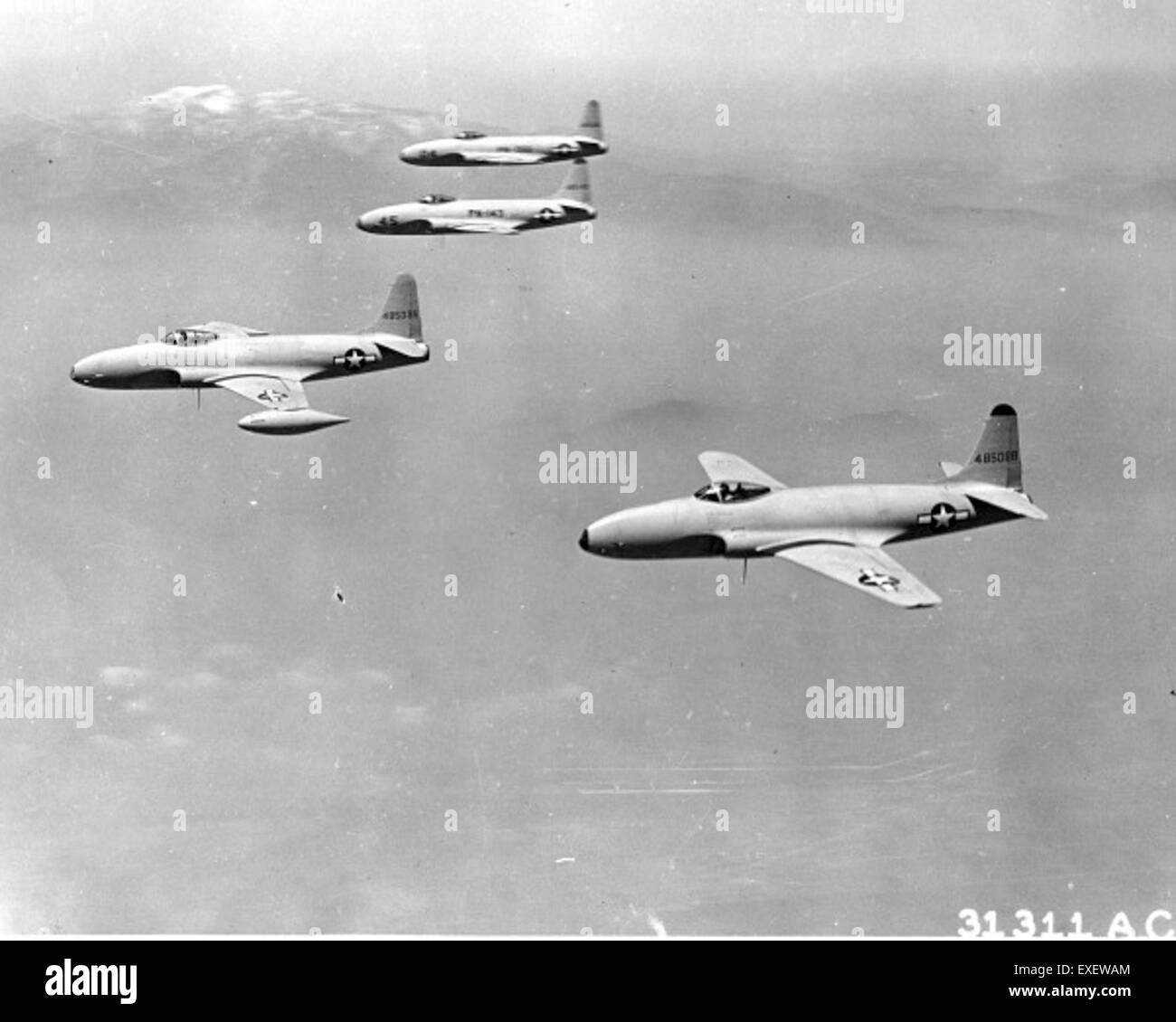 Cette image fait partie de la collection Ray Wagner, qui présente une variété de photos historiques de l'aviation. La collection met en lumière des moments clés de l’histoire de l’aviation, du début du XXe siècle au milieu du siècle, offrant un aperçu de l’évolution du vol. Banque D'Images