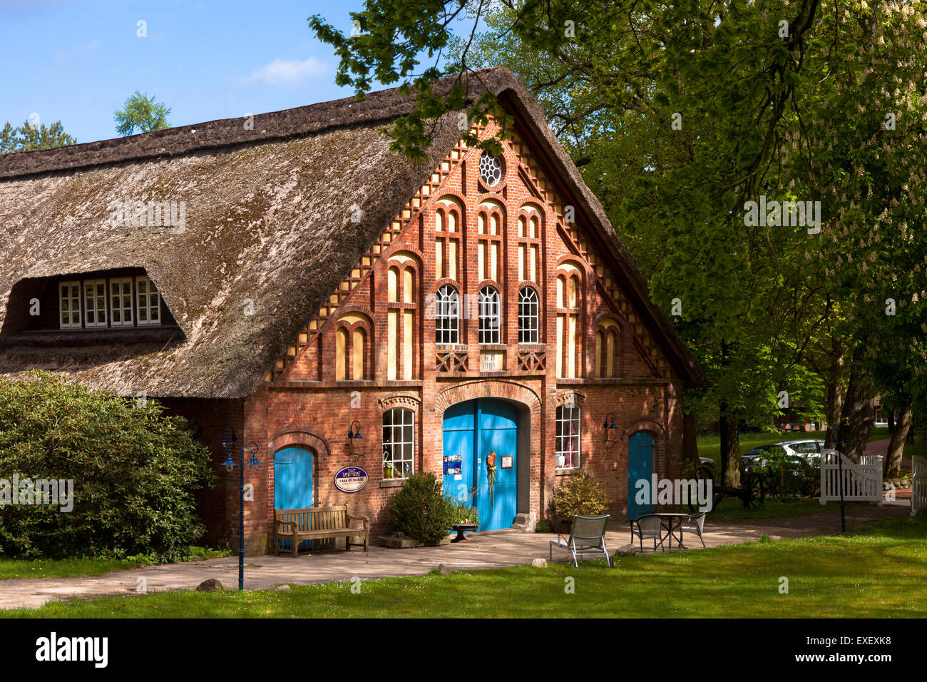 L Europe L Allemagne Basse Saxe Worpswede Ancienne Ferme Typique Aujourd Hui Le Batiment Abrite D Un Magasin De Meubles Europa Deuts Photo Stock Alamy L Europe L Allemagne Basse Saxe Worpswede Ancienne Ferme Typique Aujourd Hui Le Batiment Abrite D Un Magasin De Meubles Europa Deuts Photo Stock Alamy
