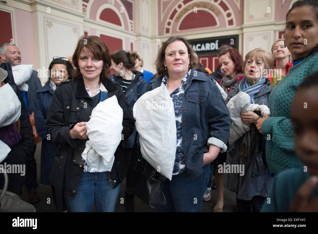 Les participants à l'Alexandra Palace de l'exposition commémorative du centenaire de la Première Guerre mondiale sur le front intérieur, UK Banque D'Images