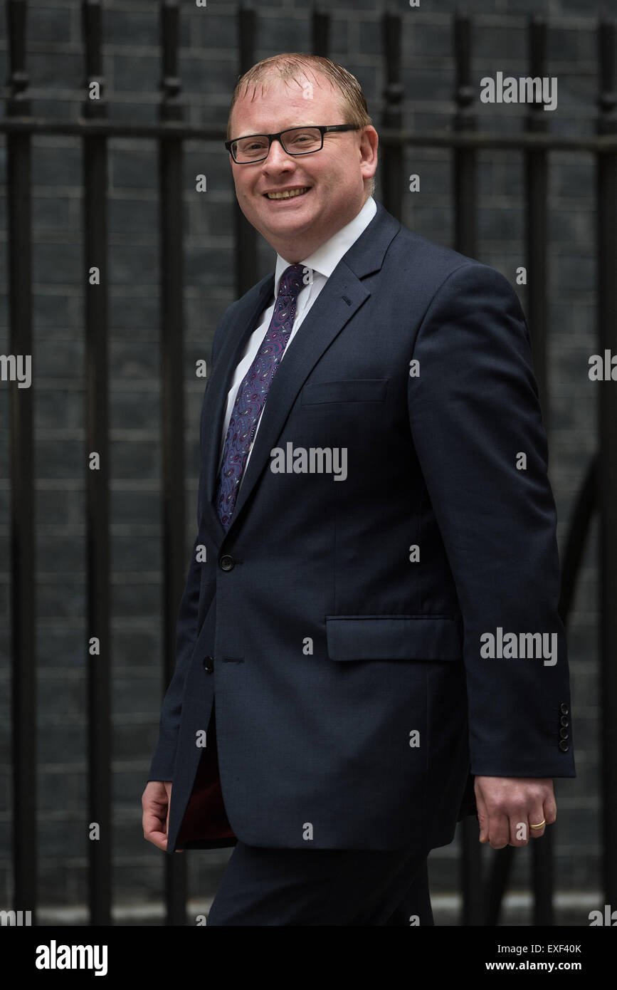 Les ministres arrivent à la première réunion du Cabinet après les élections au 10 Downing Street. Comprend : Marcus Jones Où : London, Royaume-Uni Quand : 12 mai 2015 Banque D'Images