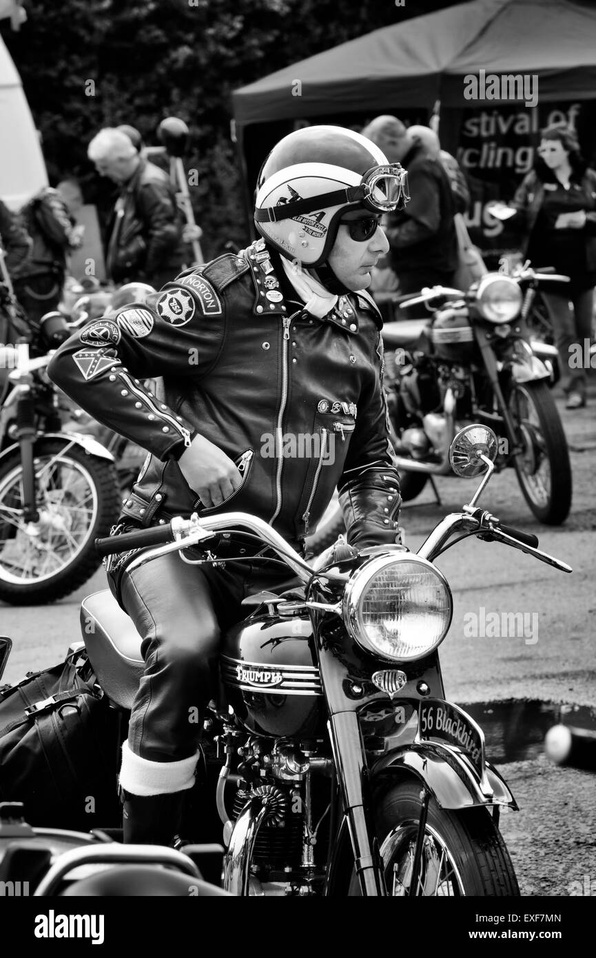 Rockers et la motocyclette à la tonne jusqu'Jour, Jacks Hill Cafe, Towcester, Northamptonshire, Angleterre. Monochrome Banque D'Images