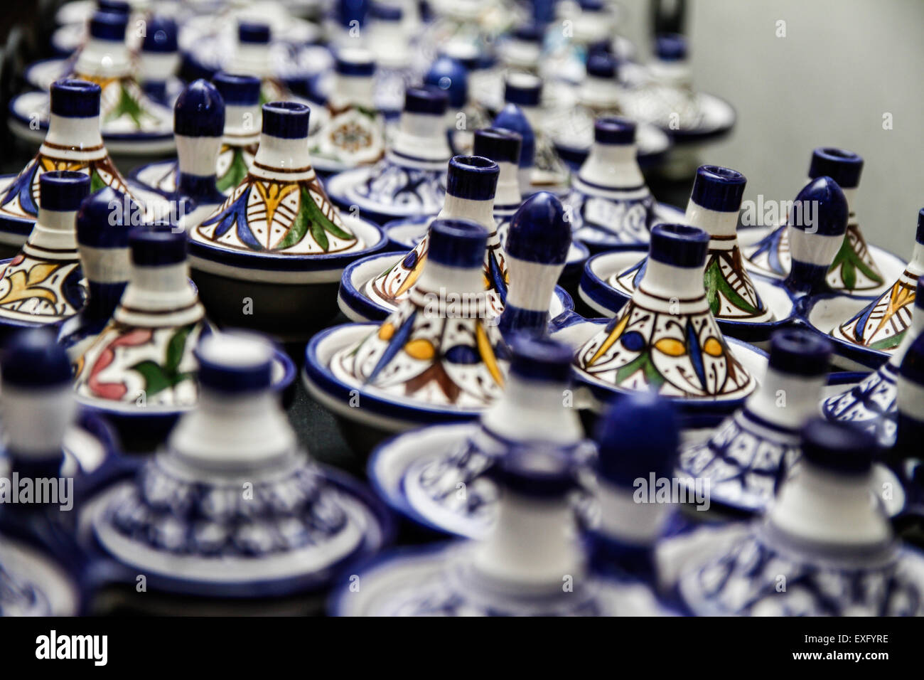 Tajine Marocain Artisanal En Terre Cuite – Orange Et Blanc – Diamètre 9 5/8 Pouces – Neuf