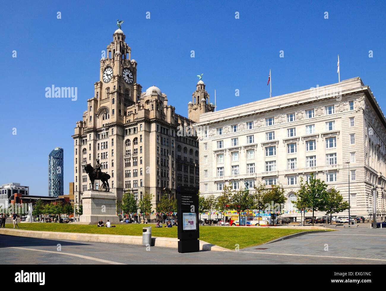 Deux des trois Grâces composé du Liver Building et la Cunard Building, Liverpool, Merseyside, England, UK, Europe. Banque D'Images