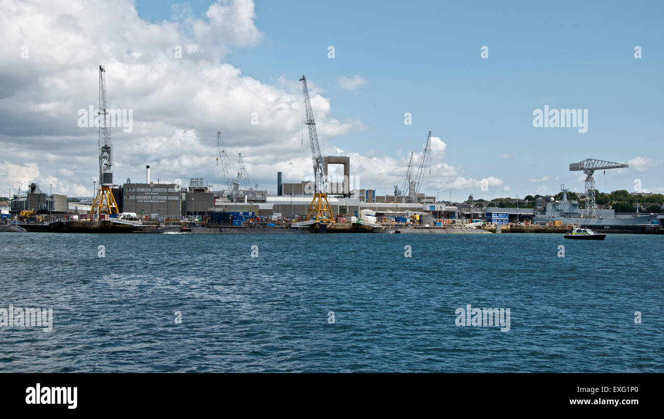 HMNB Devonport Royal Navy HMS dépôt d'entretien à Drake, Plymouth, UK Banque D'Images