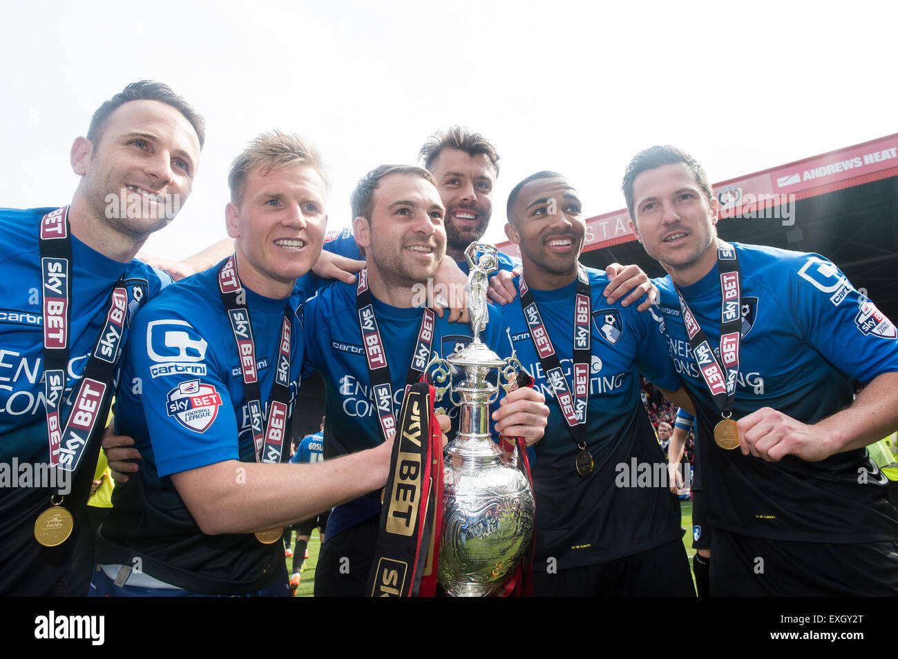 Les joueurs de Bournemouth AFC célébrer remportant le championnat Sky Bet Banque D'Images