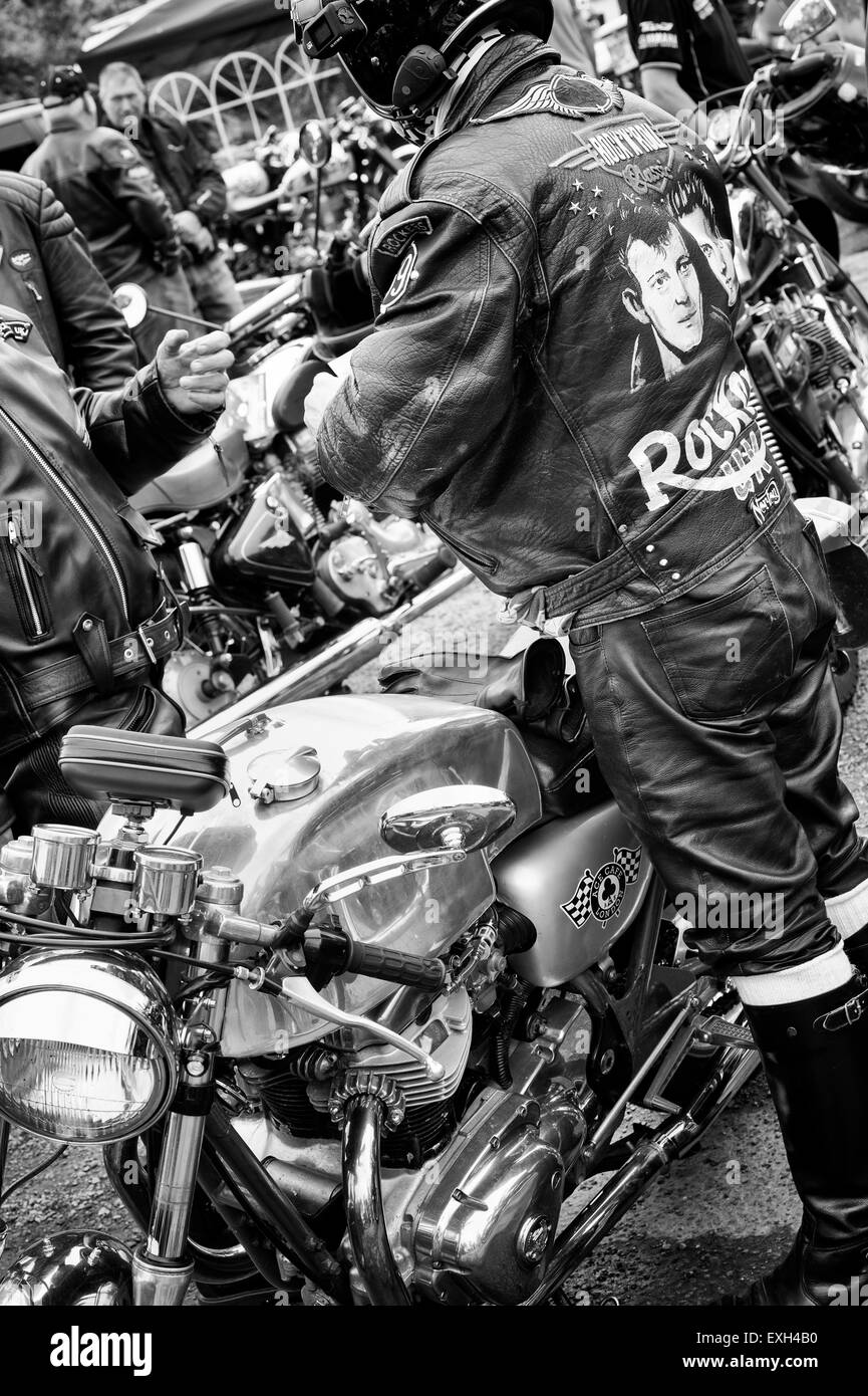 Rockers et la motocyclette à la tonne jusqu'Jour, Jacks Hill Cafe, Towcester, Northamptonshire, Angleterre. Monochrome Banque D'Images