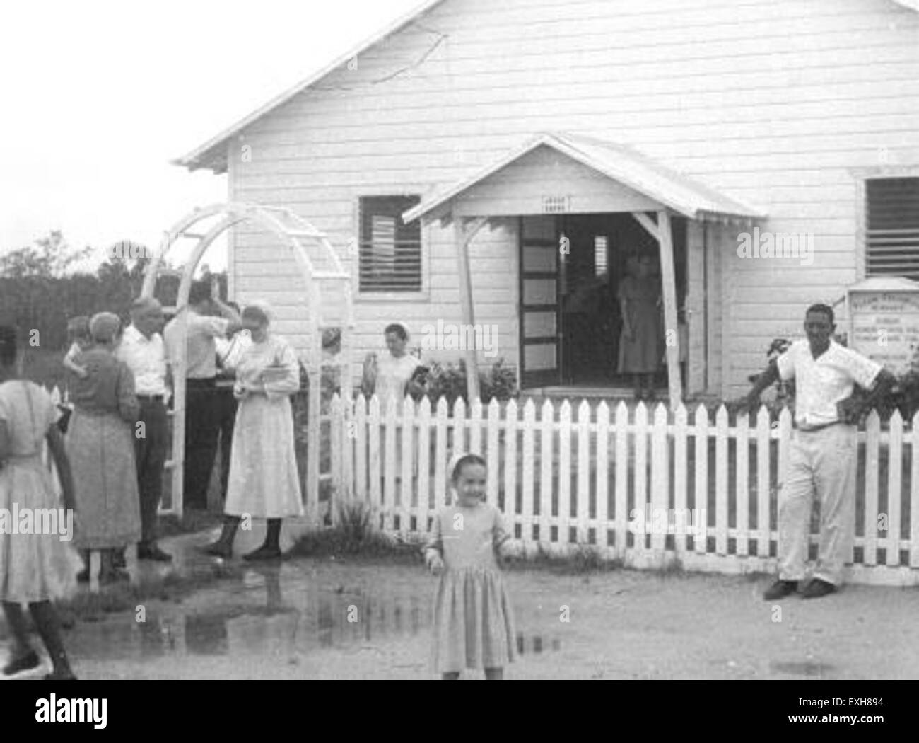 L'église de Hattieville, au Honduras britannique (aujourd'hui Belize), a été soutenue par le Conseil des missions mennonites, fournissant des services religieux aux communautés locales et favorisant la sensibilisation mennonite dans la région. Banque D'Images