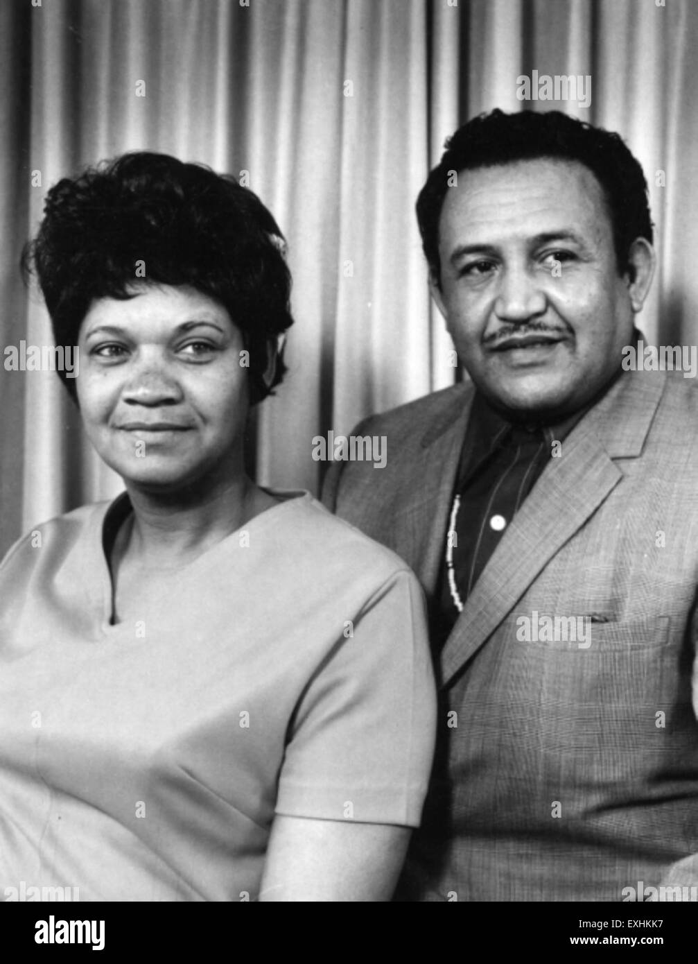 Naomi et Leslie Francisco, capturés à Newport News, en Virginie, en 1972, étaient une représentation emblématique de la famille américaine à cette époque. Leur photographie reflète la dynamique culturelle et sociale du début des années 1970 aux États-Unis, capturant un moment dans le temps. Banque D'Images