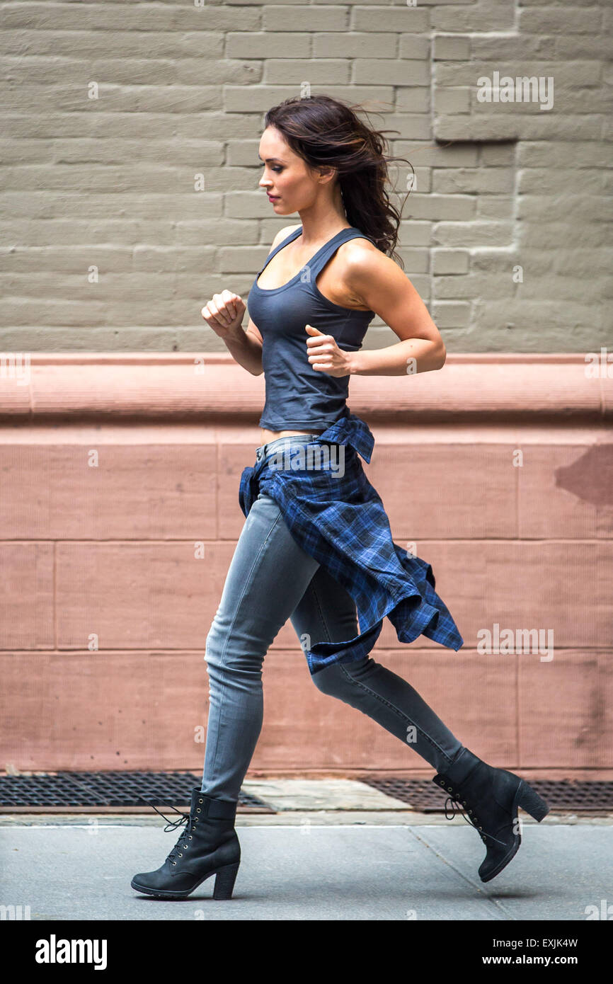 Teenage Mutant Ninja Turtles 2' situé dans la ville de New York avec :  Megan Fox Où : New York City, New York, United States Quand : 13 mai 2015  Photo Stock - Alamy