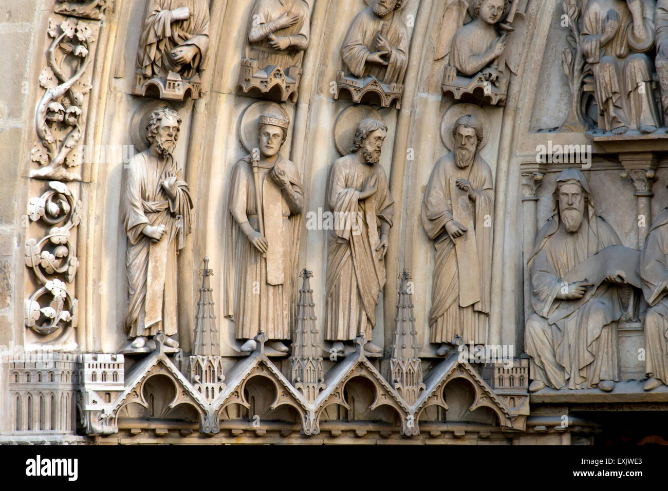 Détail de la sculpture sur pierre sur une face de la cathédrale Banque D'Images