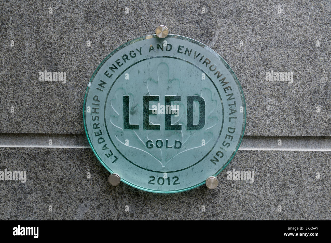 Score LEED Gold signe pour l'efficacité environnementale sur l'immeuble d'appartements à New York Banque D'Images