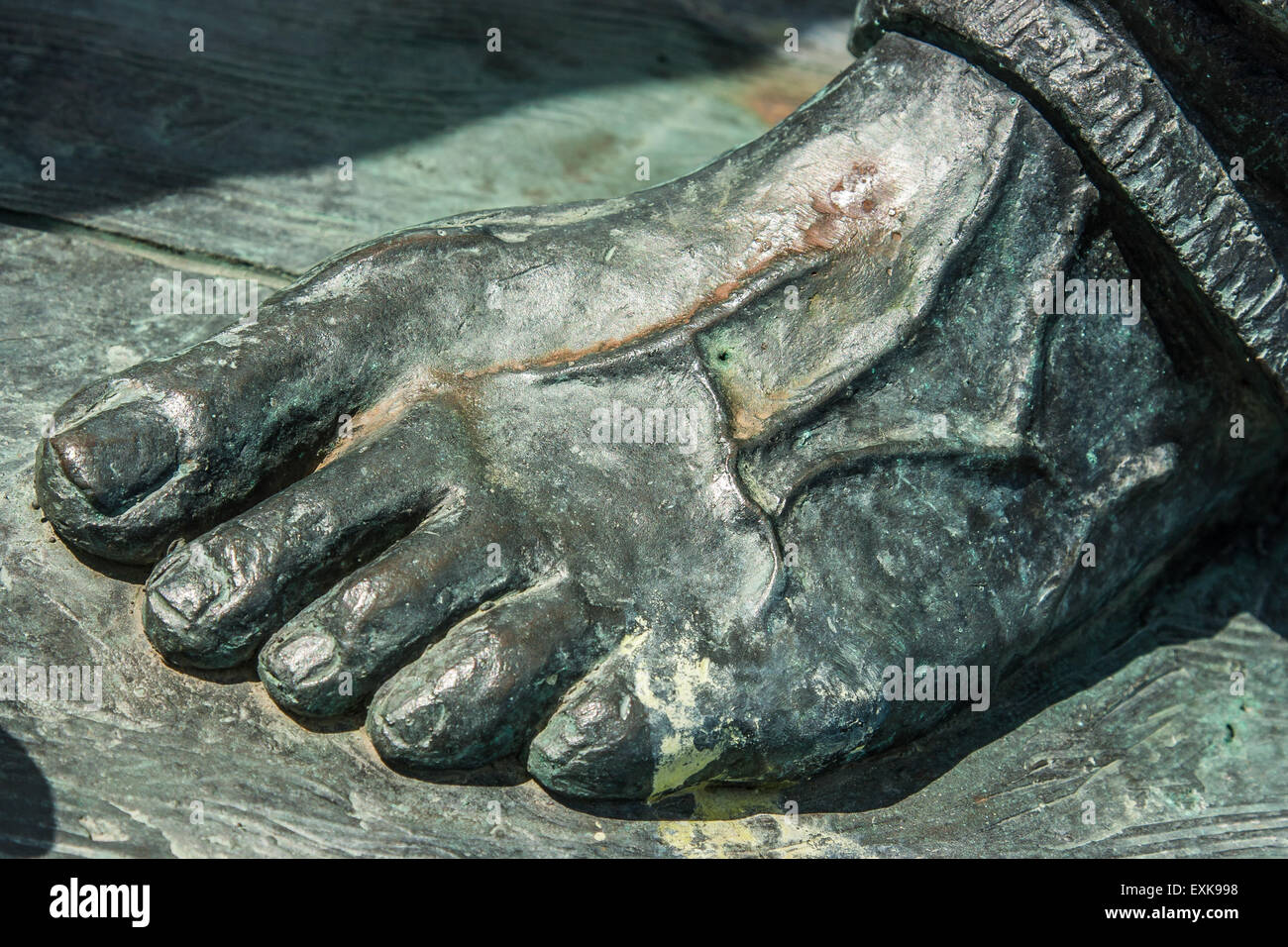 Détail de l'Ancient Mariner's foot statue sur l'Esplanade. Le Somerset Watchet Banque D'Images
