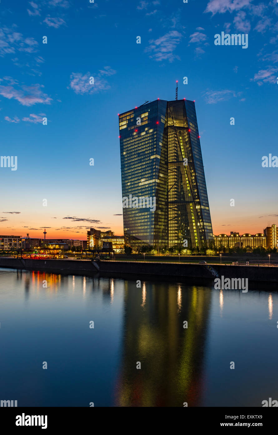 La nouvelle Banque centrale européenne, BCE, au coucher du soleil, Frankfurt am Main, Hesse, Allemagne Banque D'Images