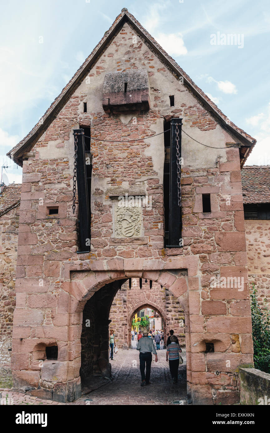 Porte supérieure (la Porte Haute), Riquewihr, Alsace, France Banque D'Images