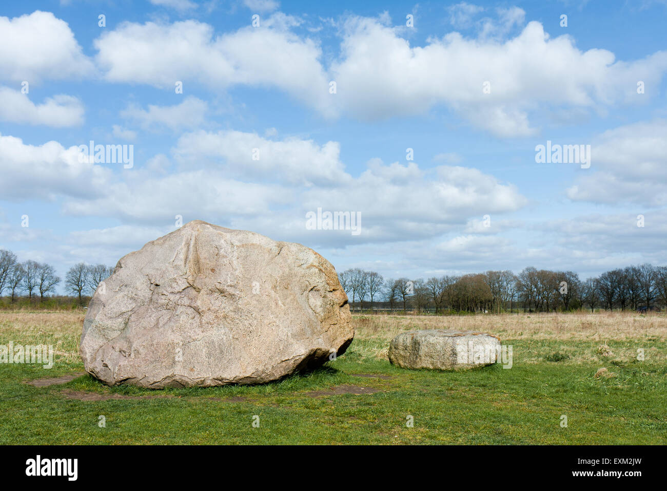 Mégalithe pierres dans les Pays-Bas. Ces pierres sont transportées vers les Pays-Bas dans le dernier âge glaciaire. Banque D'Images