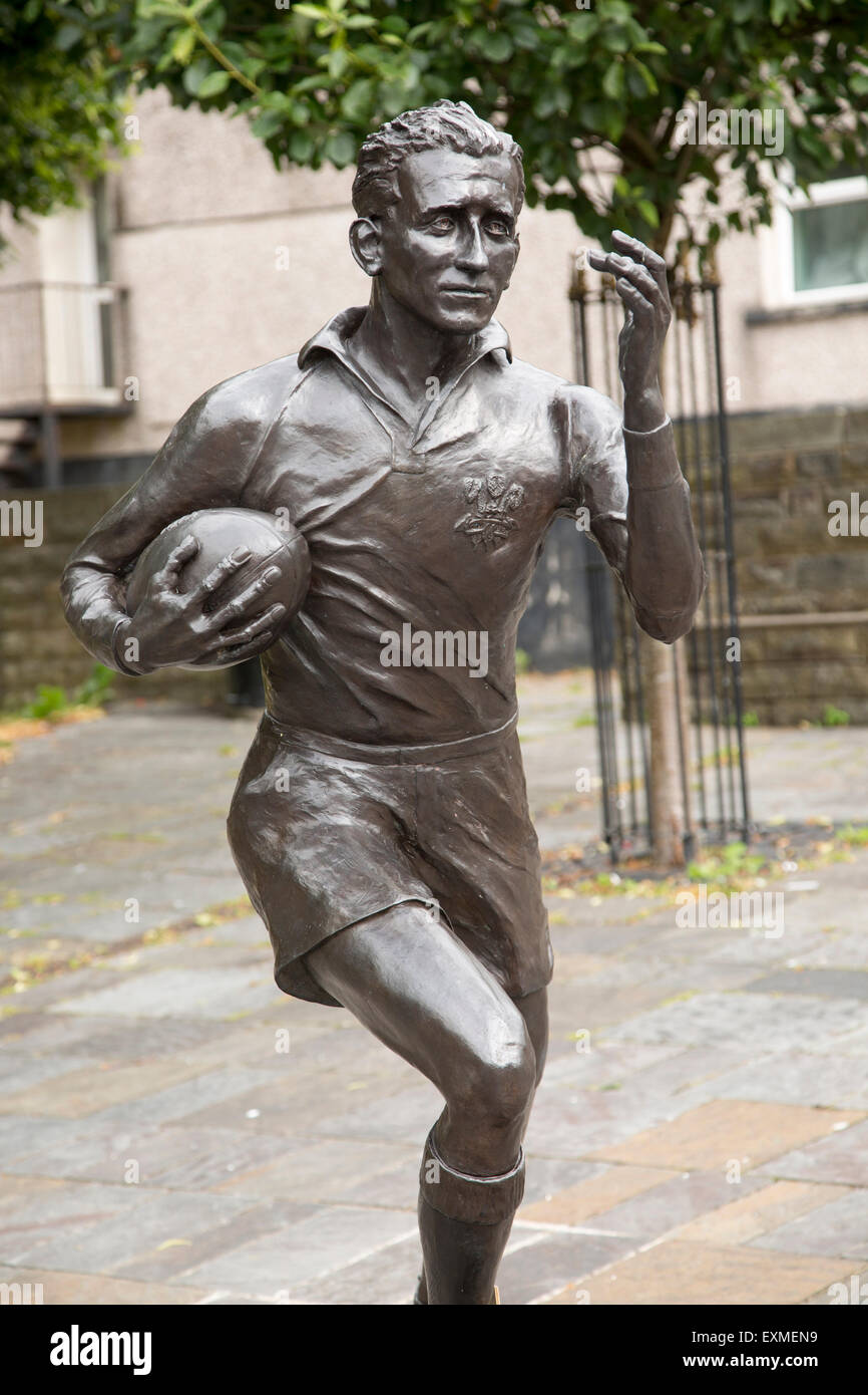 Statue de héros local rugby player, Ken Jones, Blaenavon, Torfaen, Monmouthshire, South Wales, UK Banque D'Images