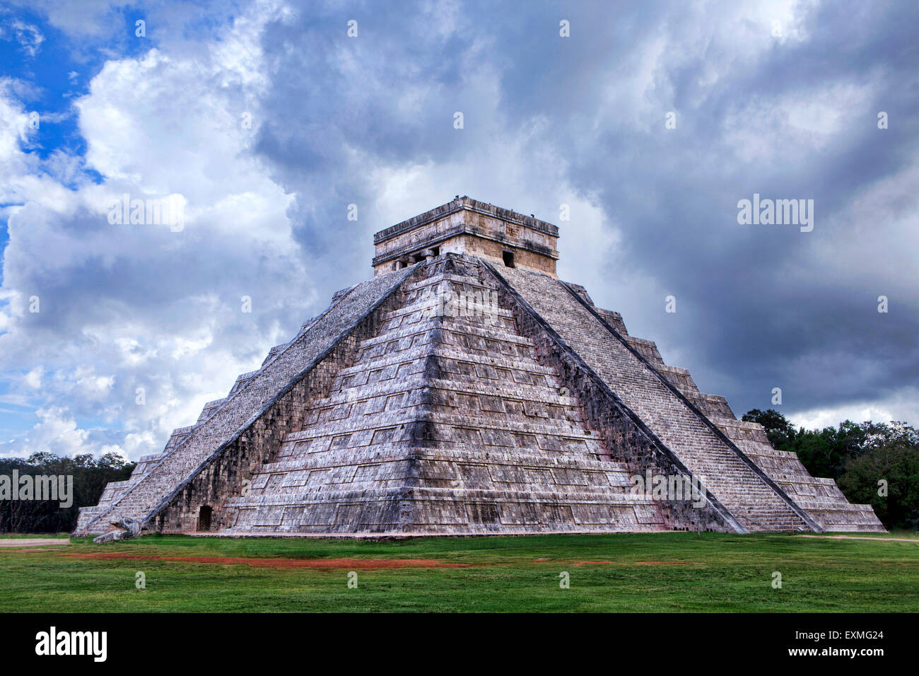 Temple de Chichen-Itza, Kukulkan, péninsule du Yucatan, au Mexique, en Amérique centrale. Banque D'Images