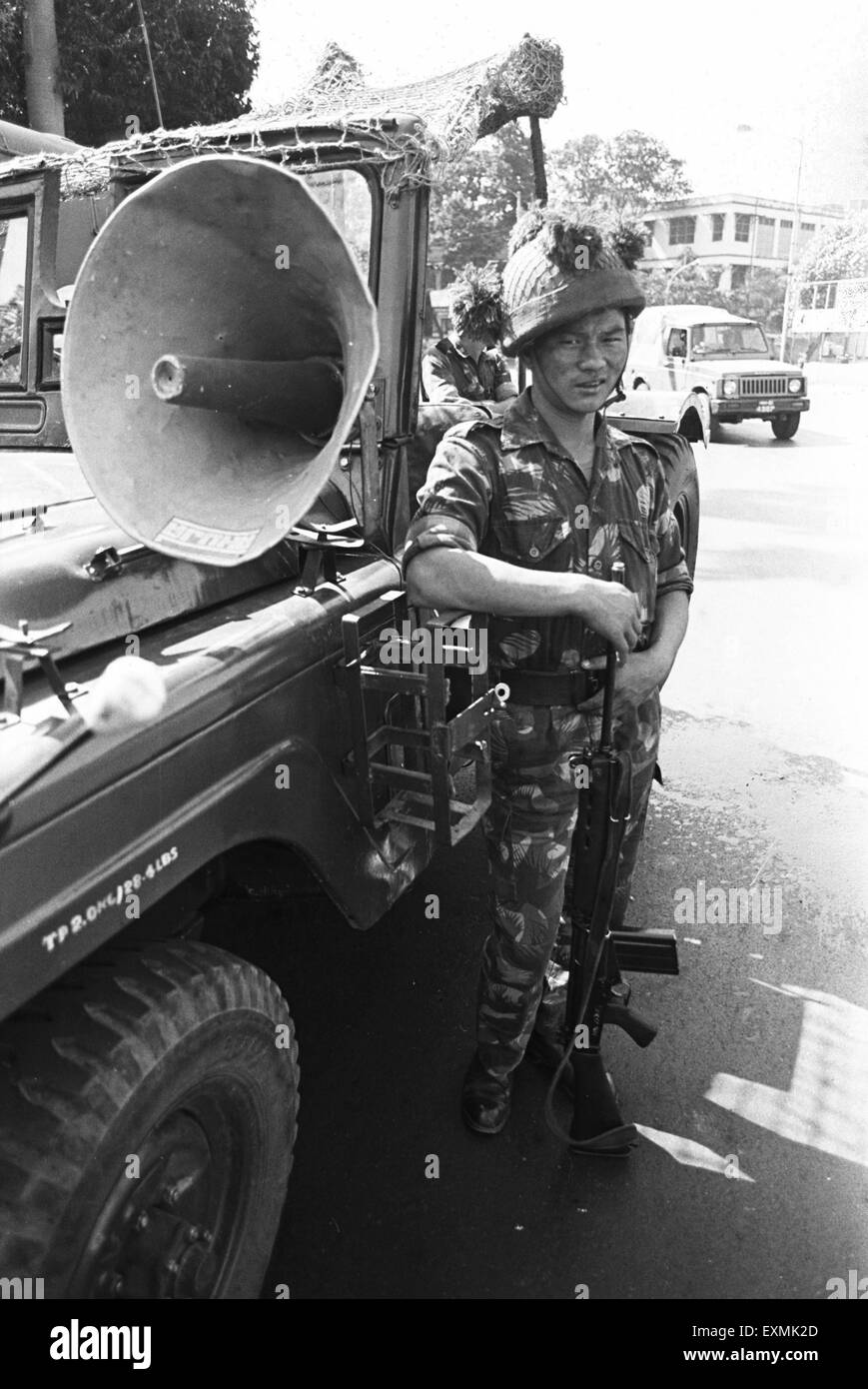 Soldat de l'armée indienne l'Inde Mumbai haut-parleur jeep permanent Banque D'Images