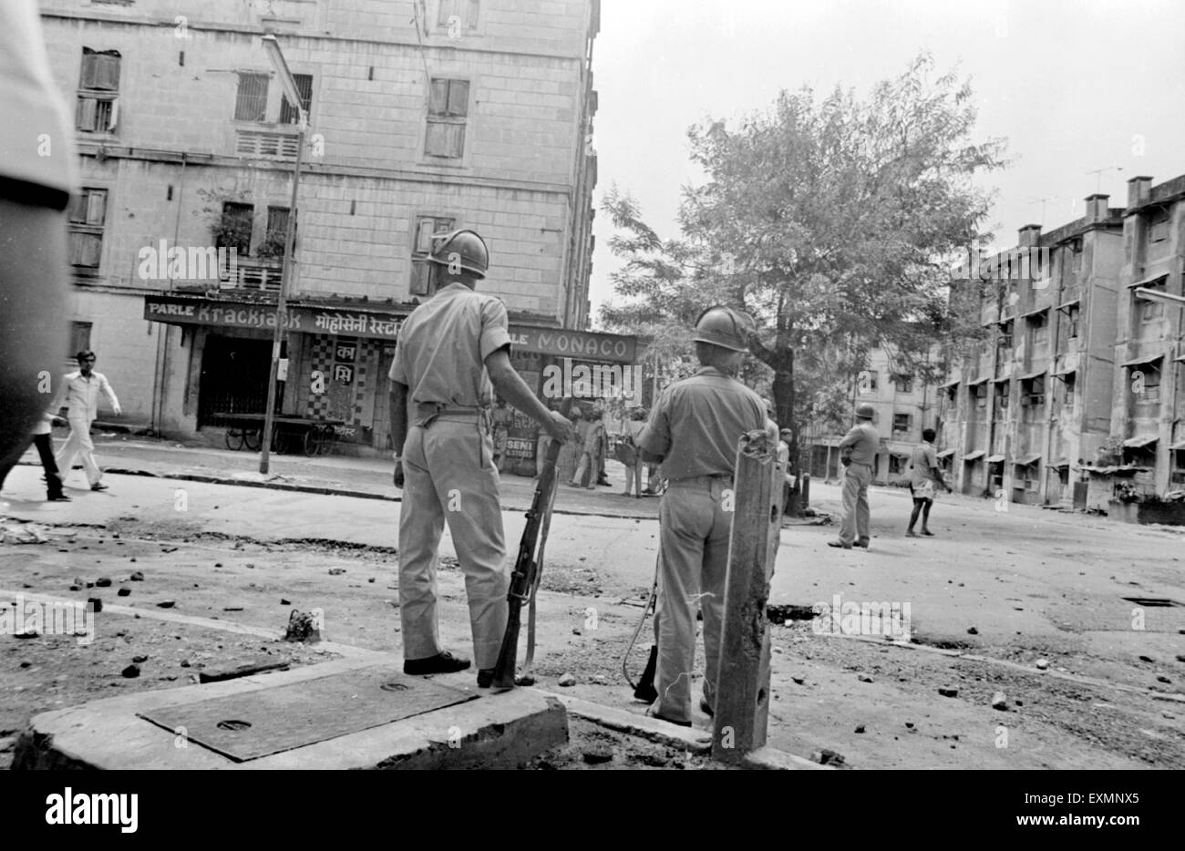 Contrôle de police l'Inde Maharashtra mumbai émeutes Banque D'Images