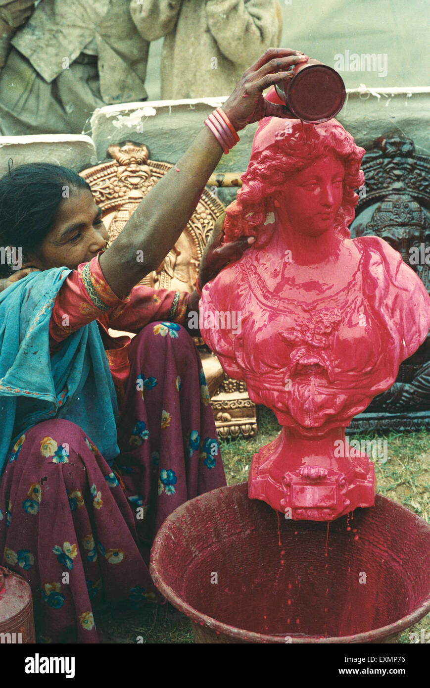 Sculpture Peinture couleur rouge Mumbai Inde Banque D'Images