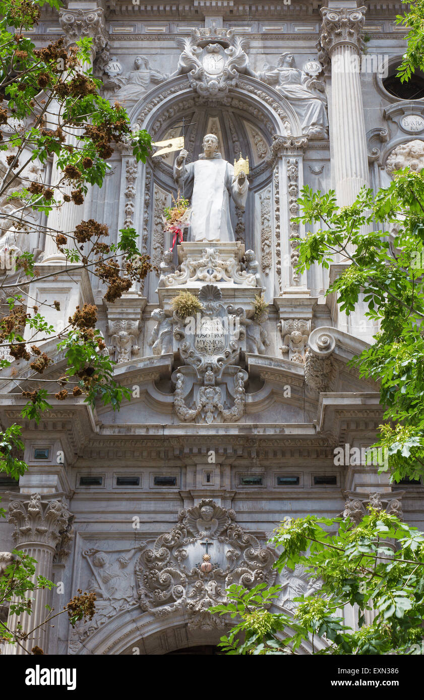 Grenade - la façade baroque de l'église la Basilique de San Juan de Dios. Banque D'Images